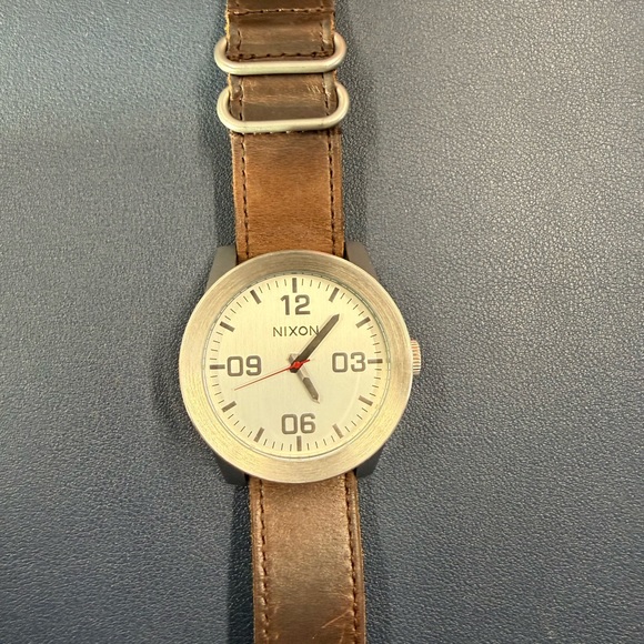 Nixon The Corporal “Take Charge” 100M SS Japan 13B Watch Horween Leather Band - Picture 2 of 7